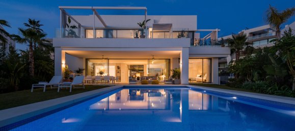 5 Schlafzimmer Villa in Marbella, Spain, Nr. 10061 9