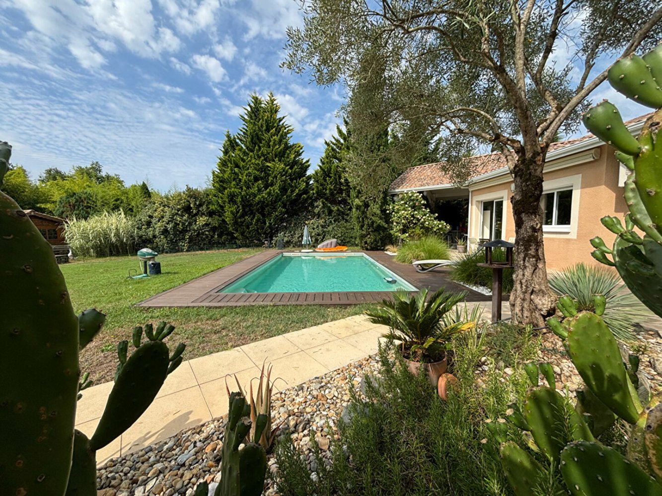 4 bedrooms House in Gironde, France No. 306791