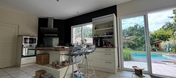 4 bedrooms House in Gironde, France No. 306791 3