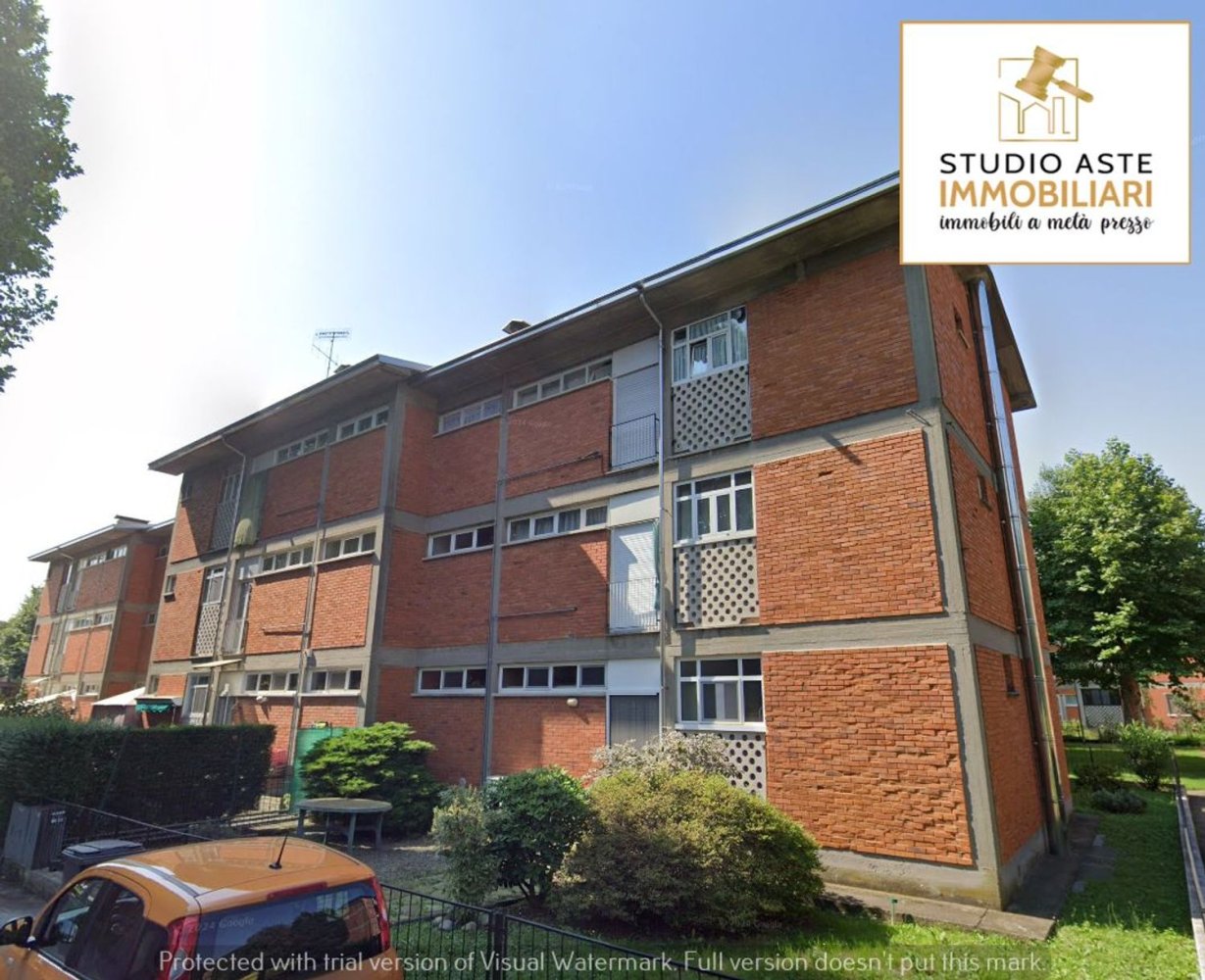 4 rooms Apartment in Ivrea, Italy No. 202052