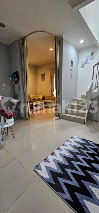 3 bedrooms House in Jakarta, Indonesia No. 1805