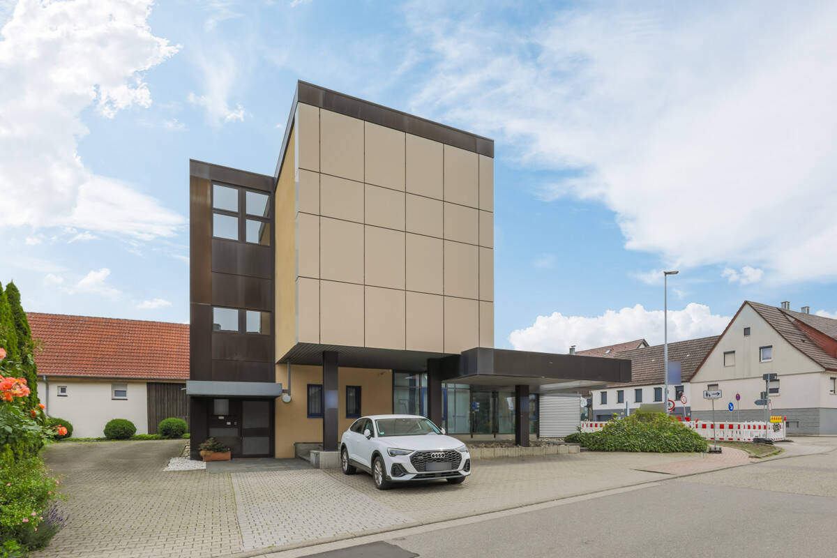  مكتب في Enzkreis, Germany 149متر مربع رقم 359380