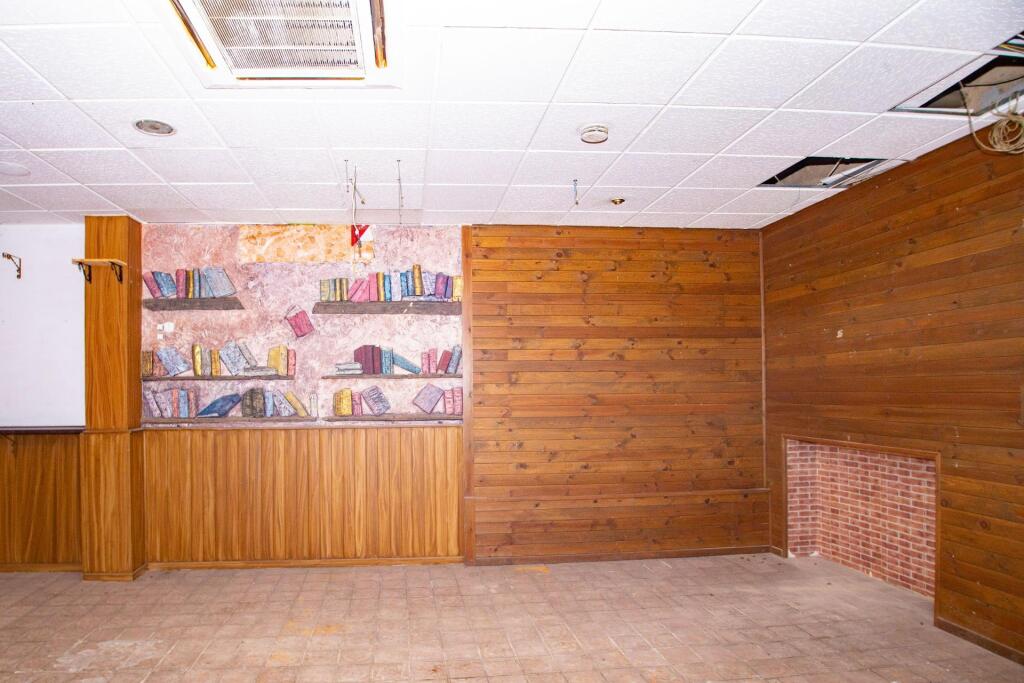 Propriété commerciale à Huelva, Spain 118m² No. 167012