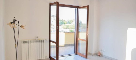 3-Zimmer Wohnung in Albano Laziale, Italy, Nr. 32586 3