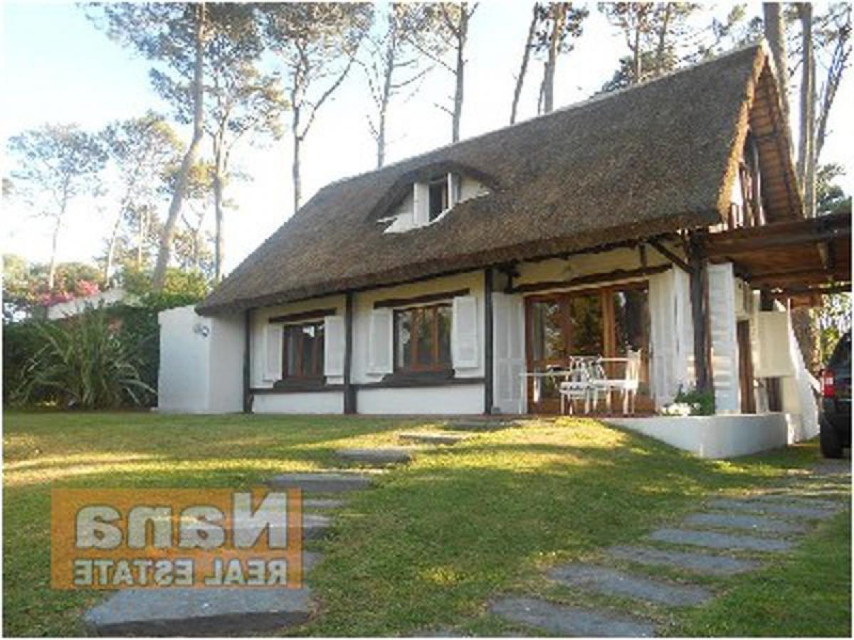 3 bedrooms House in Maldonado, Uruguay No. 7816