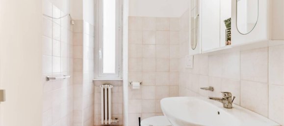 4 bedrooms Apartment in Rome, Italy No. 32641 11