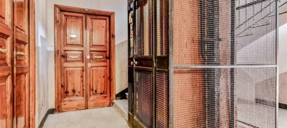 4 bedrooms Apartment in Rome, Italy No. 32641 20