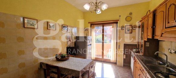4-salle Appartement à Isernia, Italy No. 154585 8
