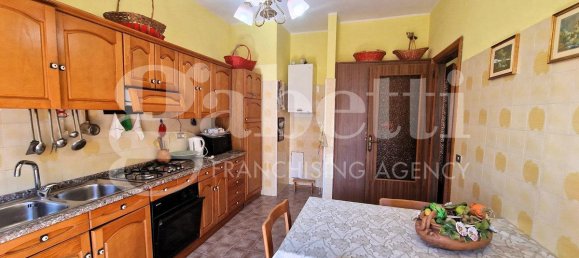 4-salle Appartement à Isernia, Italy No. 154585 6