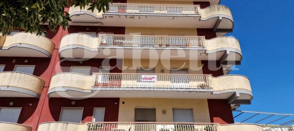 4-salle Appartement à Isernia, Italy No. 154585 36