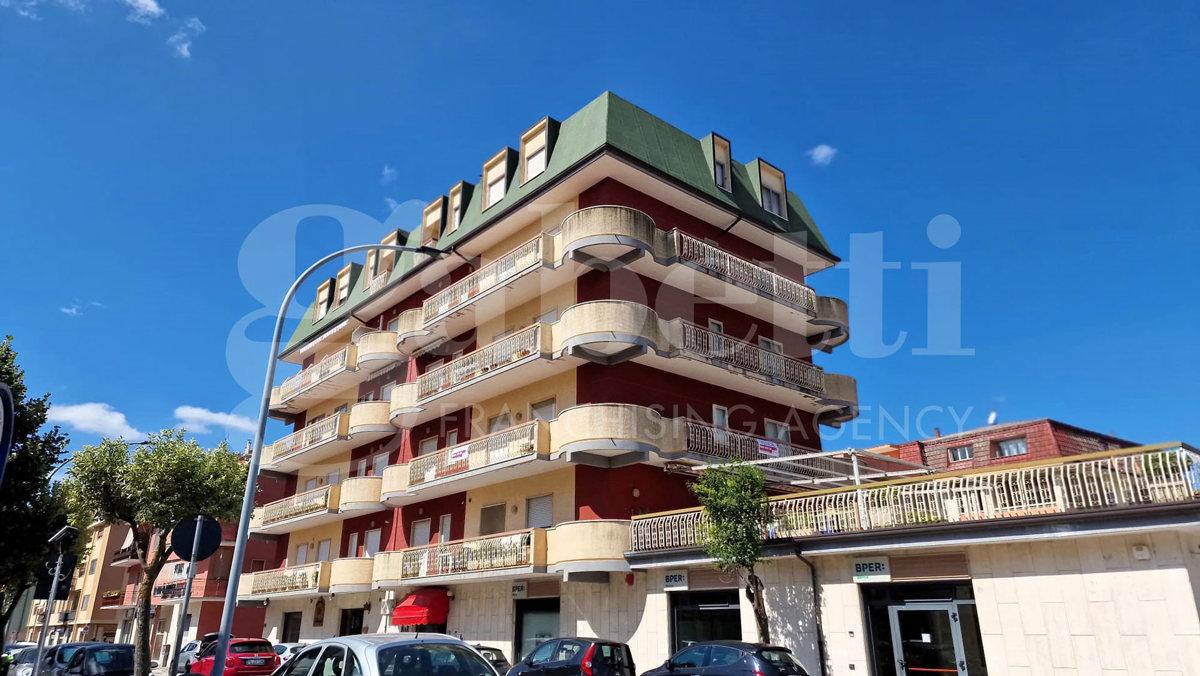 4-salle Appartement à Isernia, Italy No. 154585