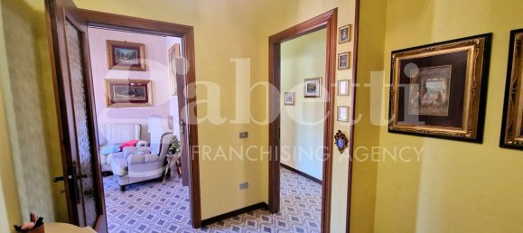 4-salle Appartement à Isernia, Italy No. 154585 3