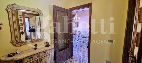 4-salle Appartement à Isernia, Italy No. 154585 34