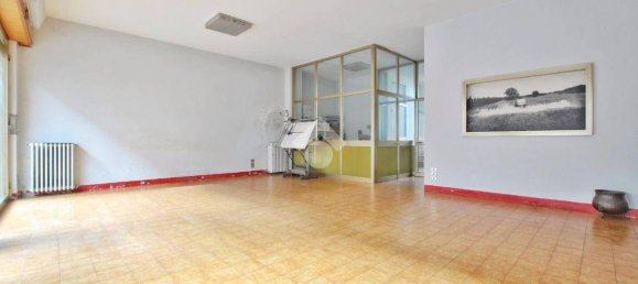 Gewerbliche Immobilie in Borgo d'Ale, Italy 185m², Nr. 124666 6