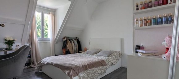 Casa de 6 dormitorios en Saint-Julien, France No. 281063 11