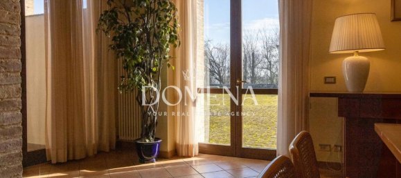 3 bedrooms House in Siena, Italy No. 236351 4