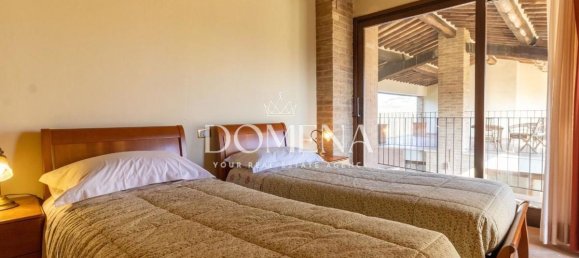 3 bedrooms House in Siena, Italy No. 236351 25