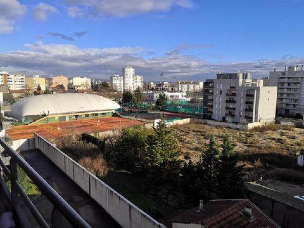 Студия в Вилёрбан, Франция № 29902