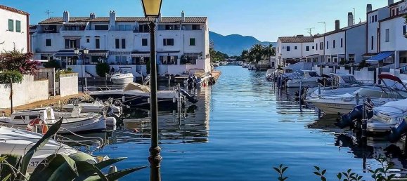 1824m² Land in Empuriabrava, Spain No. 33102 5