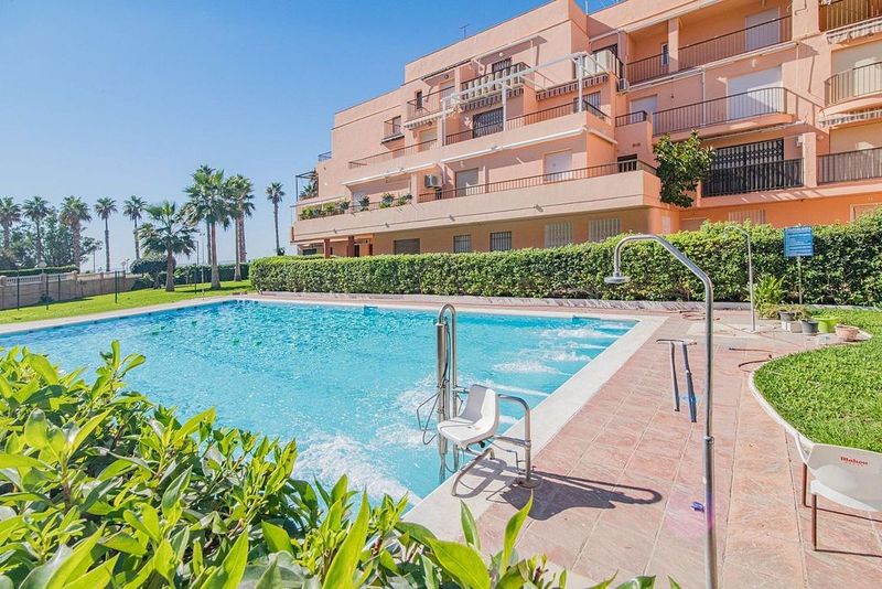 Casa de 4 dormitorios en Salobreña, Spain No. 224110