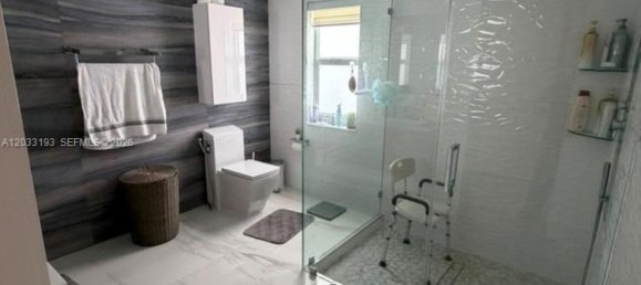 4 dormitorios villa en alquiler en Miami, Miami-Dade, Florida, USA № 615036 9
