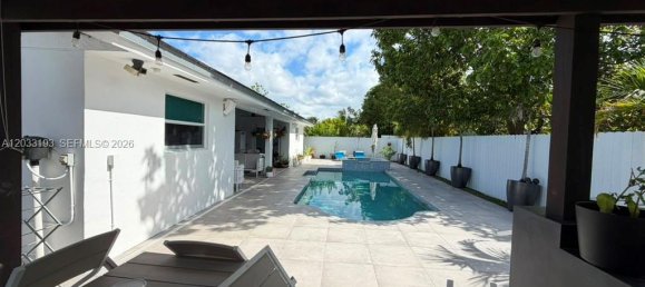 4 dormitorios villa en alquiler en Miami, Miami-Dade, Florida, USA № 615036 2