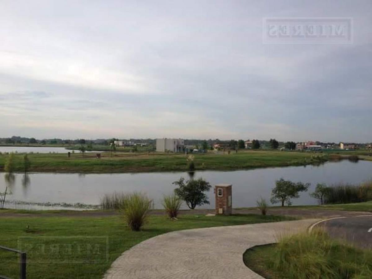  Land in Escobar, Argentina No. 115093