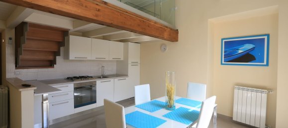 3 rooms Apartment in Imperia, Italy No. 277411 2