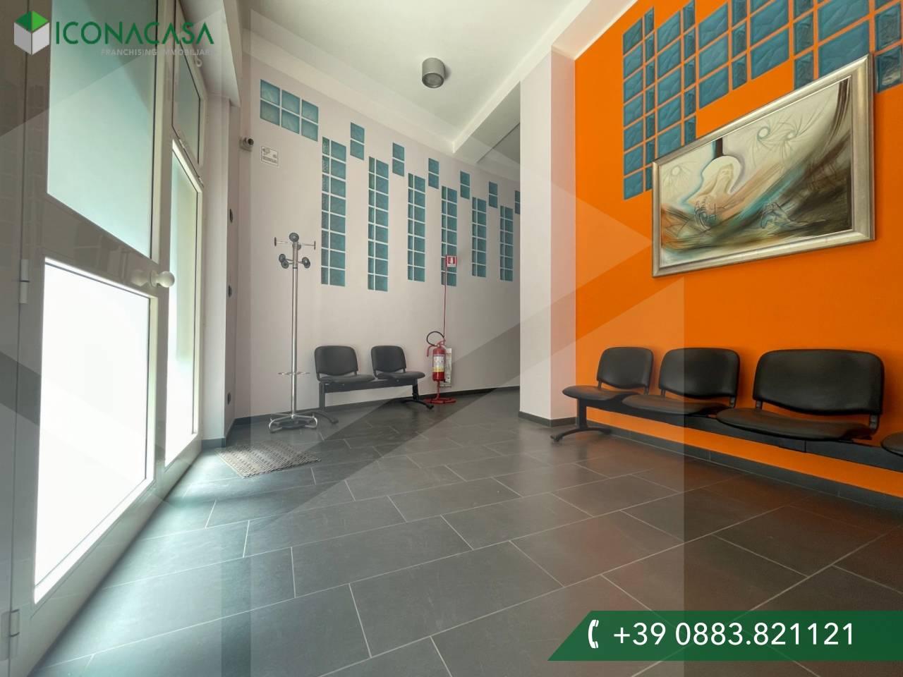 7-salle Villa à Andria, Italy No. 9232