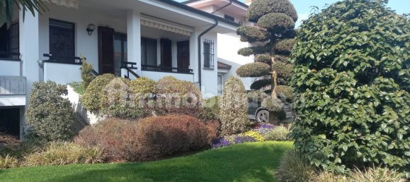 5 bedrooms Villa in Ronco Briantino, Italy No. 78660 4