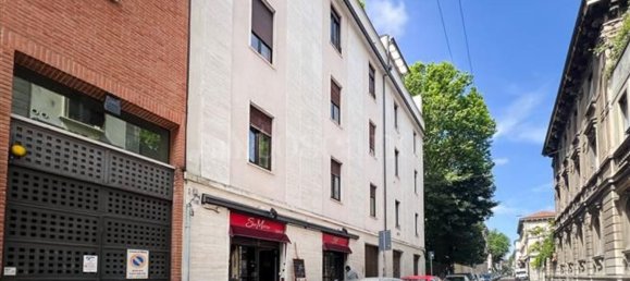85m² Commercial property in Milan, Italy No. 250652 10