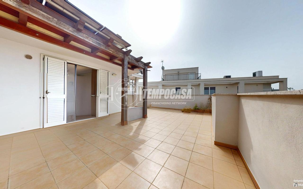 Дуплекс с 3 комнатами в Конверсано, Италия № 42013