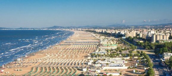 595m² Building in Riccione, Italy No. 346494 3