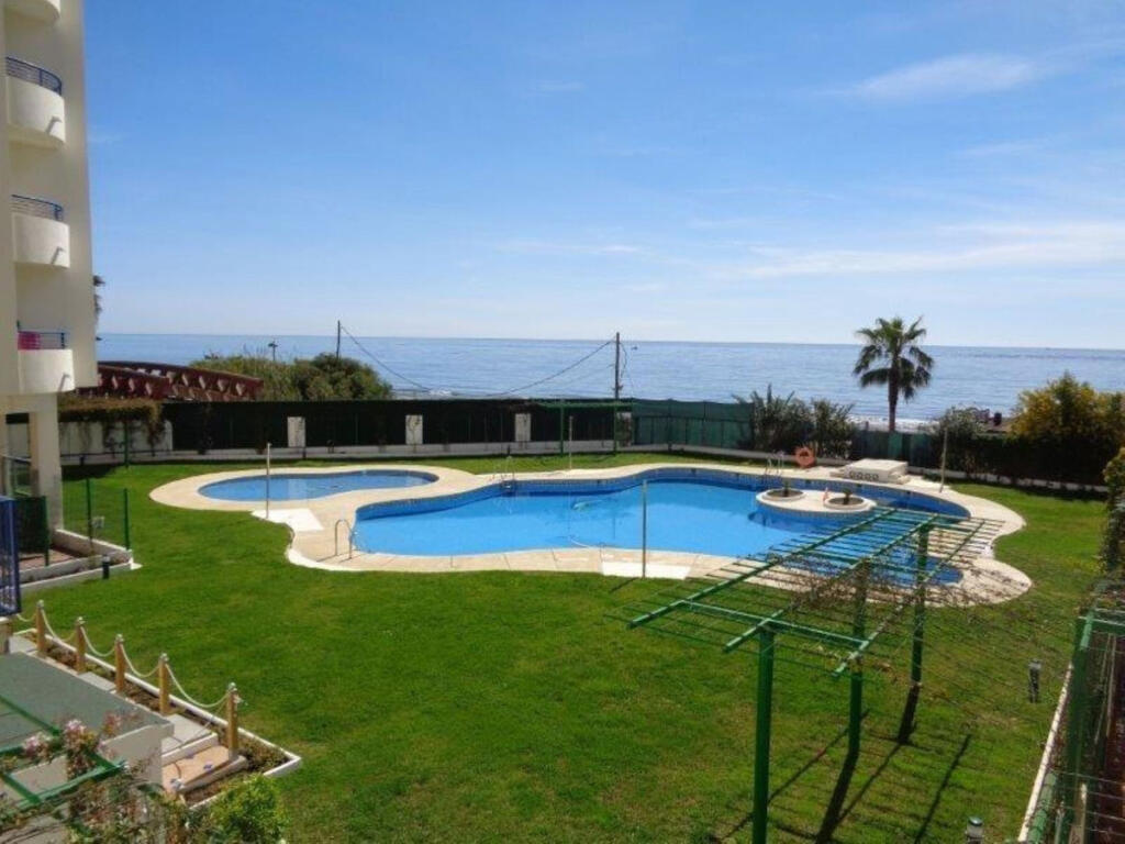 1 bedroom Apartment in Marbella, Spain No. 185043