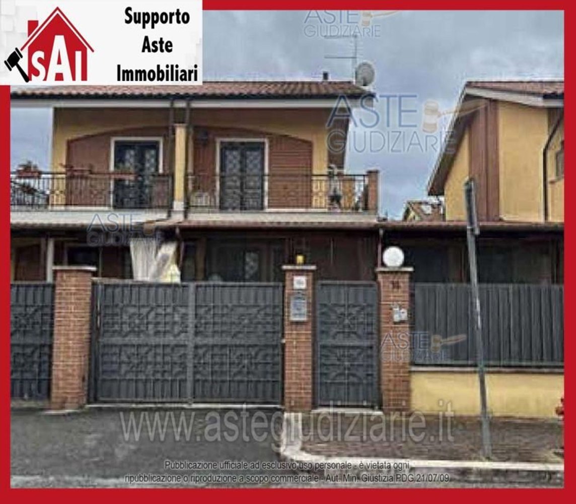 5 bedrooms Apartment in Rome, Italy No. 334095