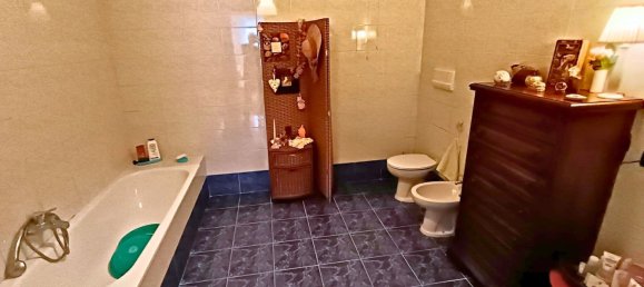 Квартира с 3 комнатами в Генуя, Италия № 271867 23