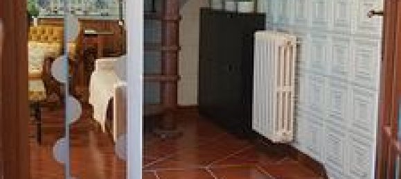 5 rooms House in Gallicano, Italy No. 288009 6