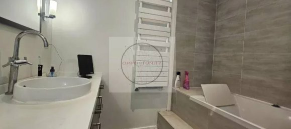 Дуплекс с 3 спальнями в Фонтене-су-Буа, Франция № 297152 5