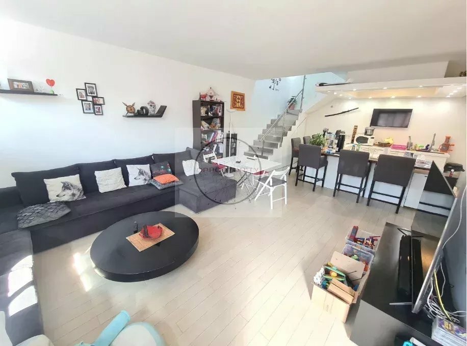 Дуплекс с 3 спальнями в Фонтене-су-Буа, Франция № 297152