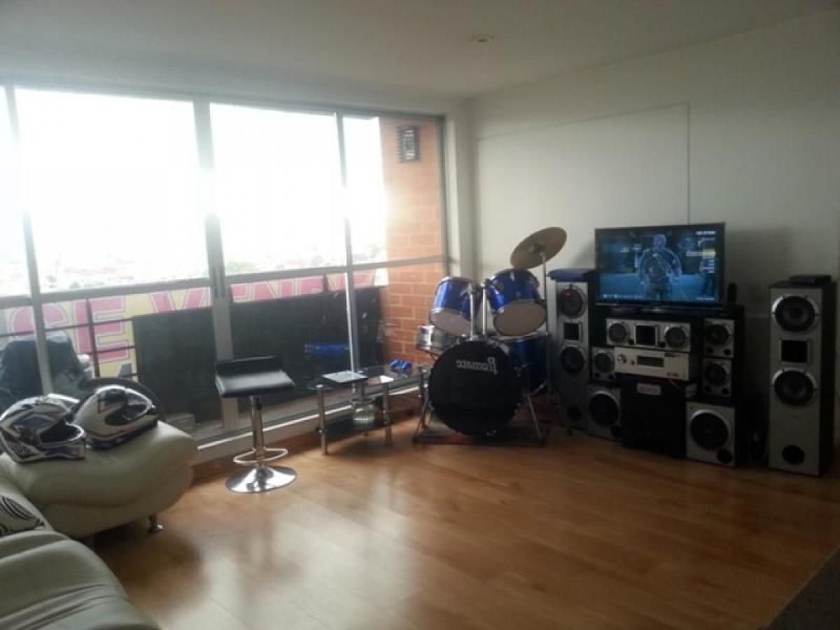 Casa de 3 dormitorios en Bogotá, Colombia No. 14519