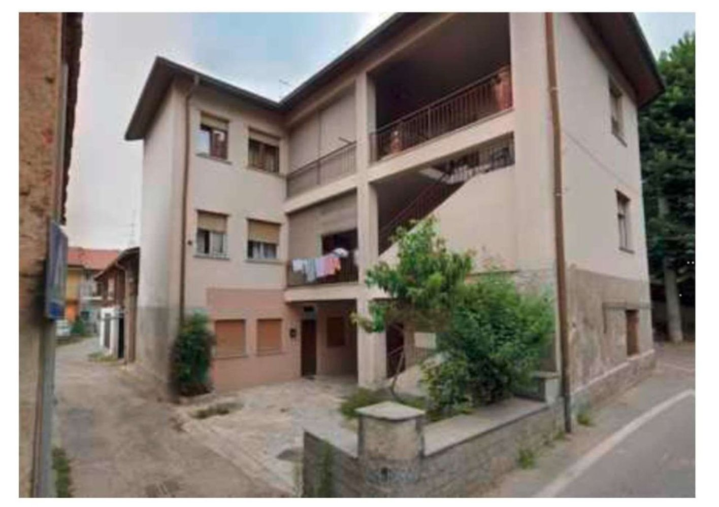 3 bedrooms Apartment in Tradate, Italy No. 359559