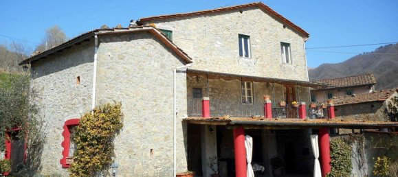 Дом с 15 комнатами в Баньи ди Лукка, Италия № 168273 4