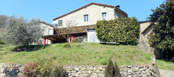 Дом с 15 комнатами в Баньи ди Лукка, Италия № 168273 5