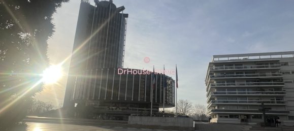 1 bedroom Apartment in Creteil, France No. 165149 52