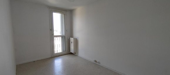 2 bedrooms Apartment in Longueil-Annel, France No. 68441 4