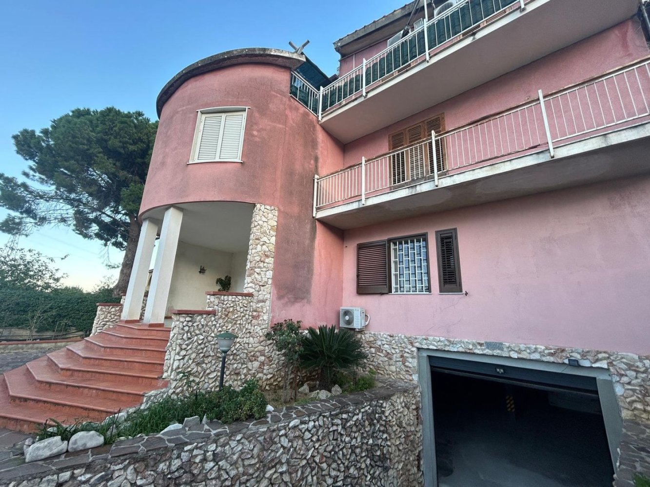 6 غرف نوم شقة في Palermo, Italy رقم 354999