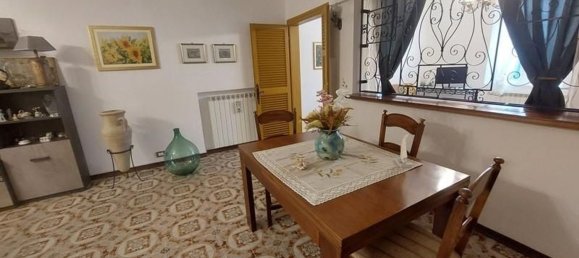 7 rooms House in Massa, Italy No. 216497 3