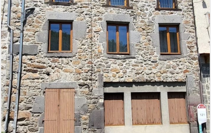 Moradia em banda T3 em Cantal, France N.º 284272