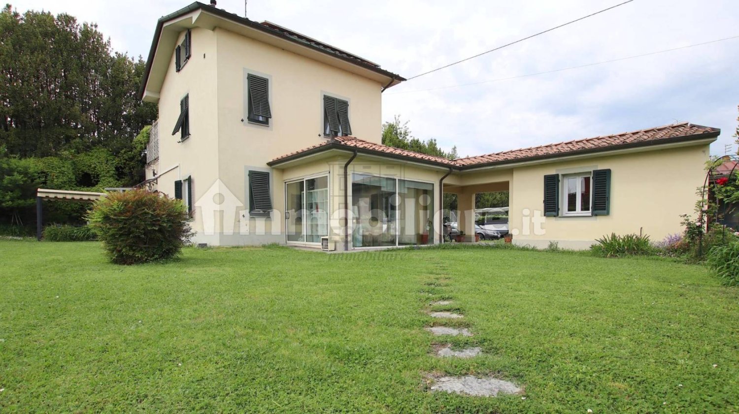 3 Schlafzimmer Villa in Lucca, Italy, Nr. 141275