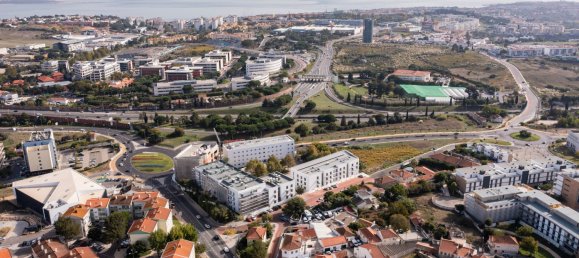 5 bedrooms Villa in Porto Salvo, Portugal No. 127110 18